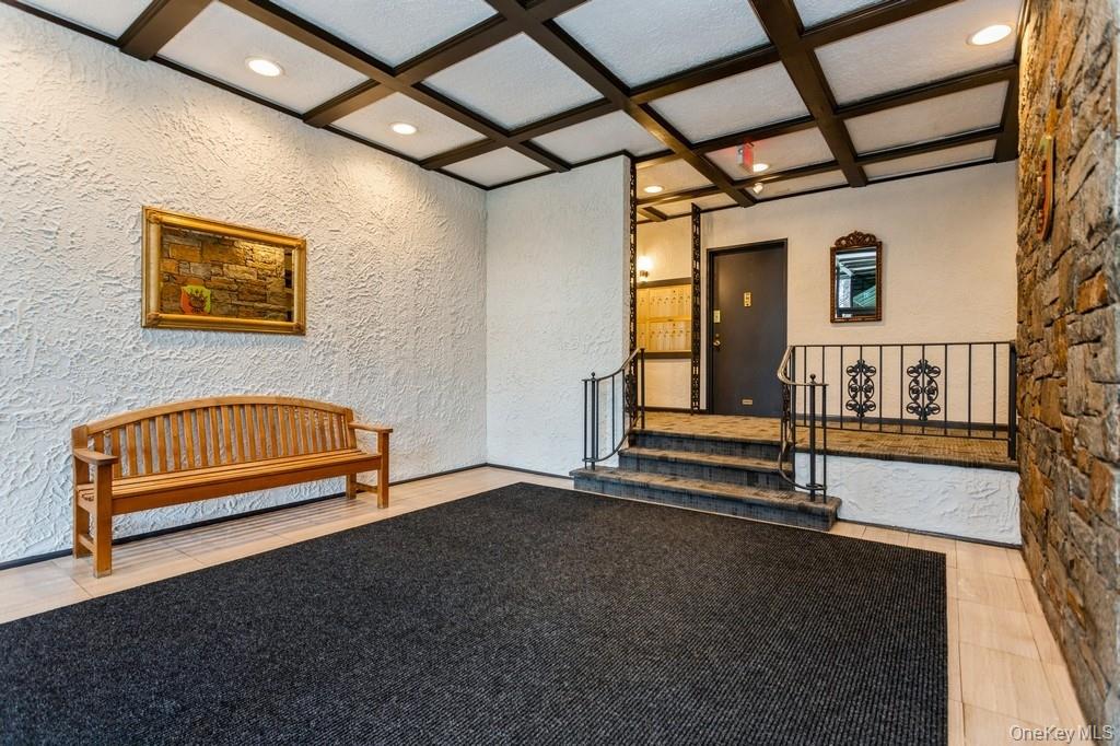25 Franklin Avenue, Unit 2A photo 4