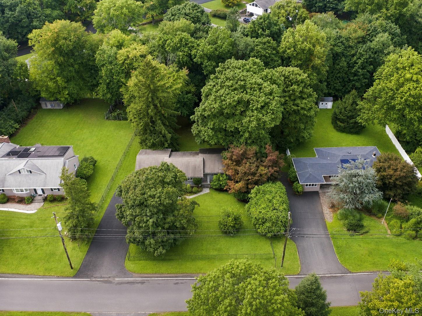 61 S Airmont Road – For Sale photo 2