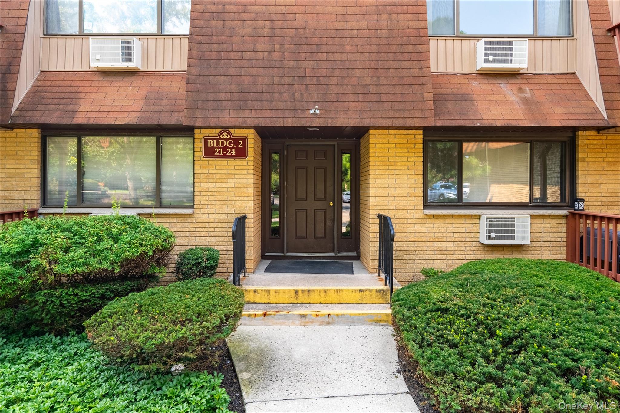 24 Richard Court, Unit Bldg 2 photo 3