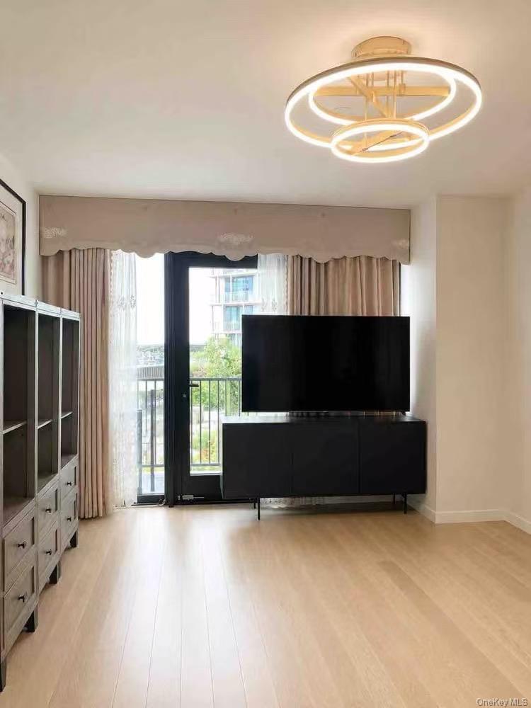 131-02B 40th Road, Unit 4U photo 2