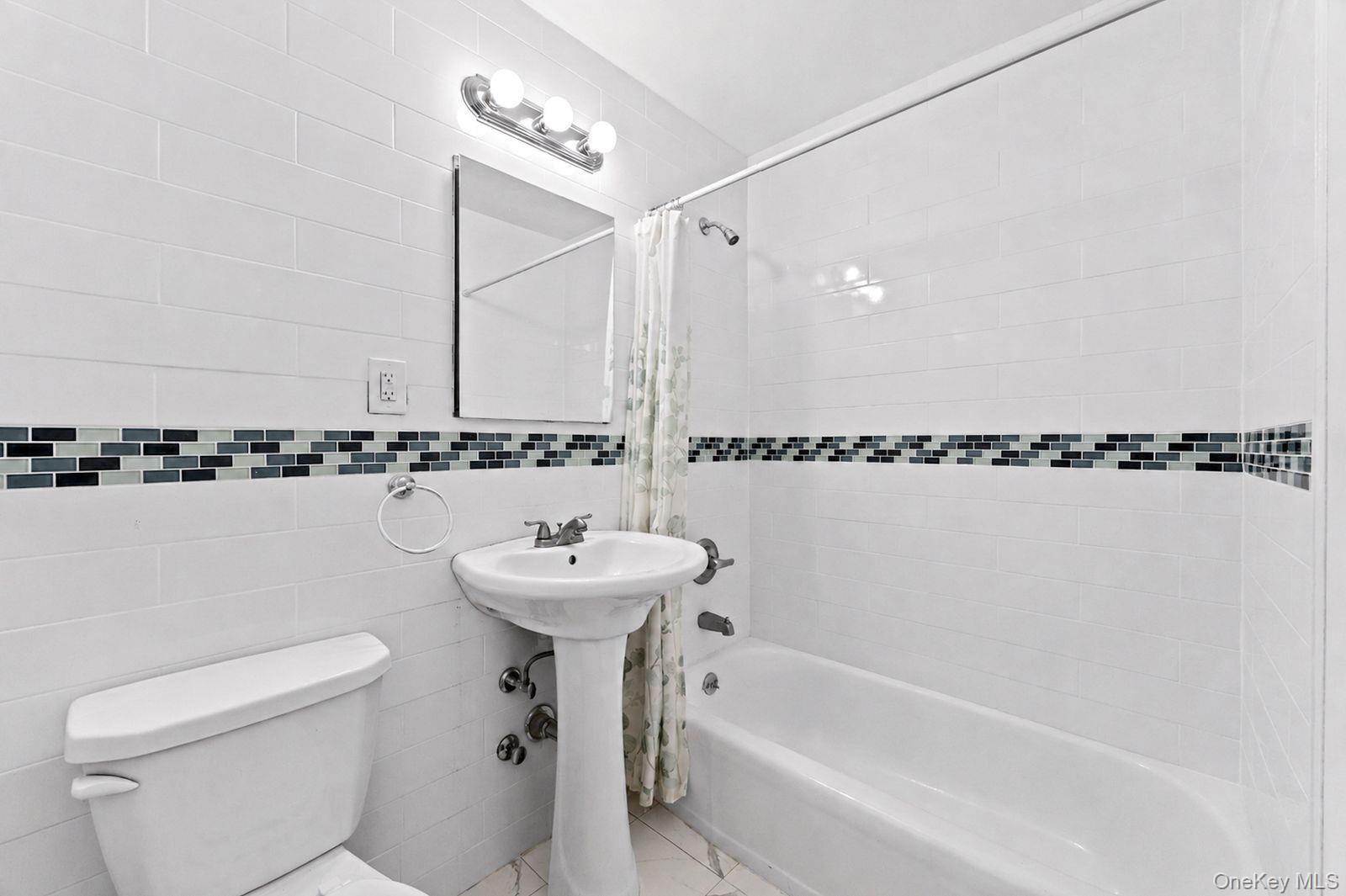 61-20 Grand Central Parkway, Unit A1508 photo 17