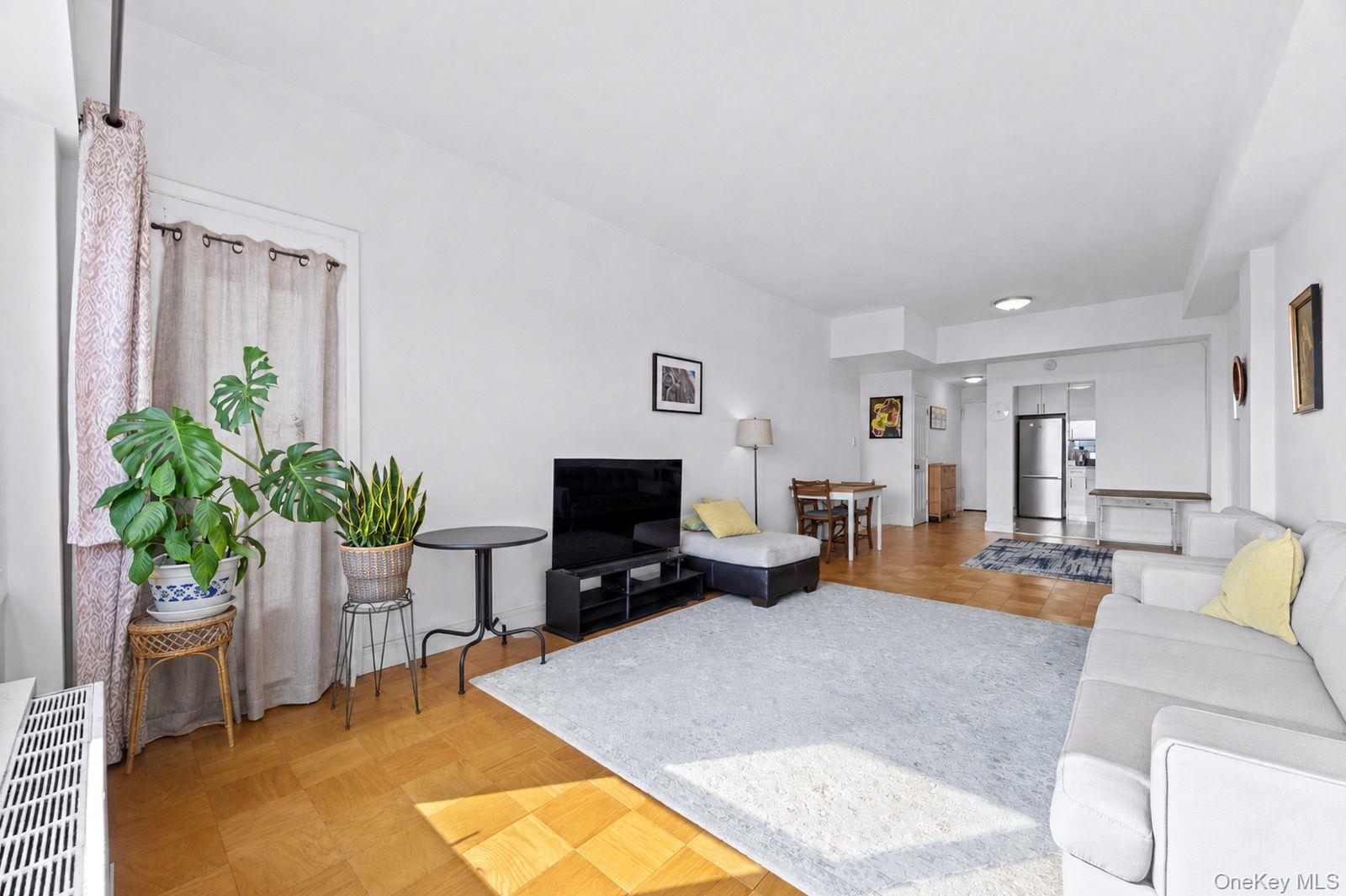 61-20 Grand Central Parkway, Unit A1508 photo 10