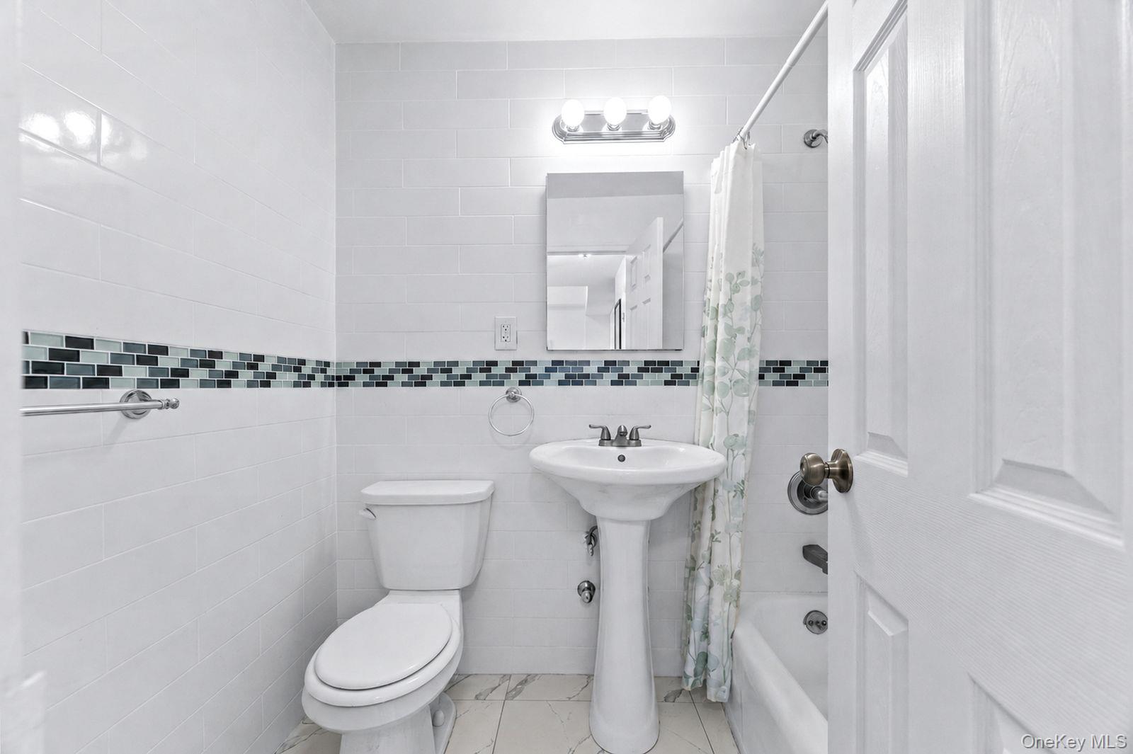 61-20 Grand Central Parkway, Unit A1508 photo 16