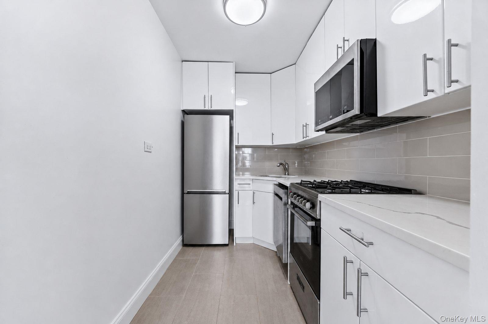 61-20 Grand Central Parkway, Unit A1508 photo 13