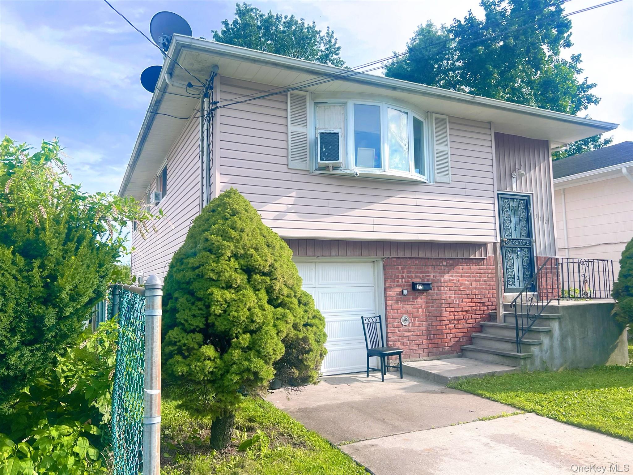 312 E Columbia Street – For Sale