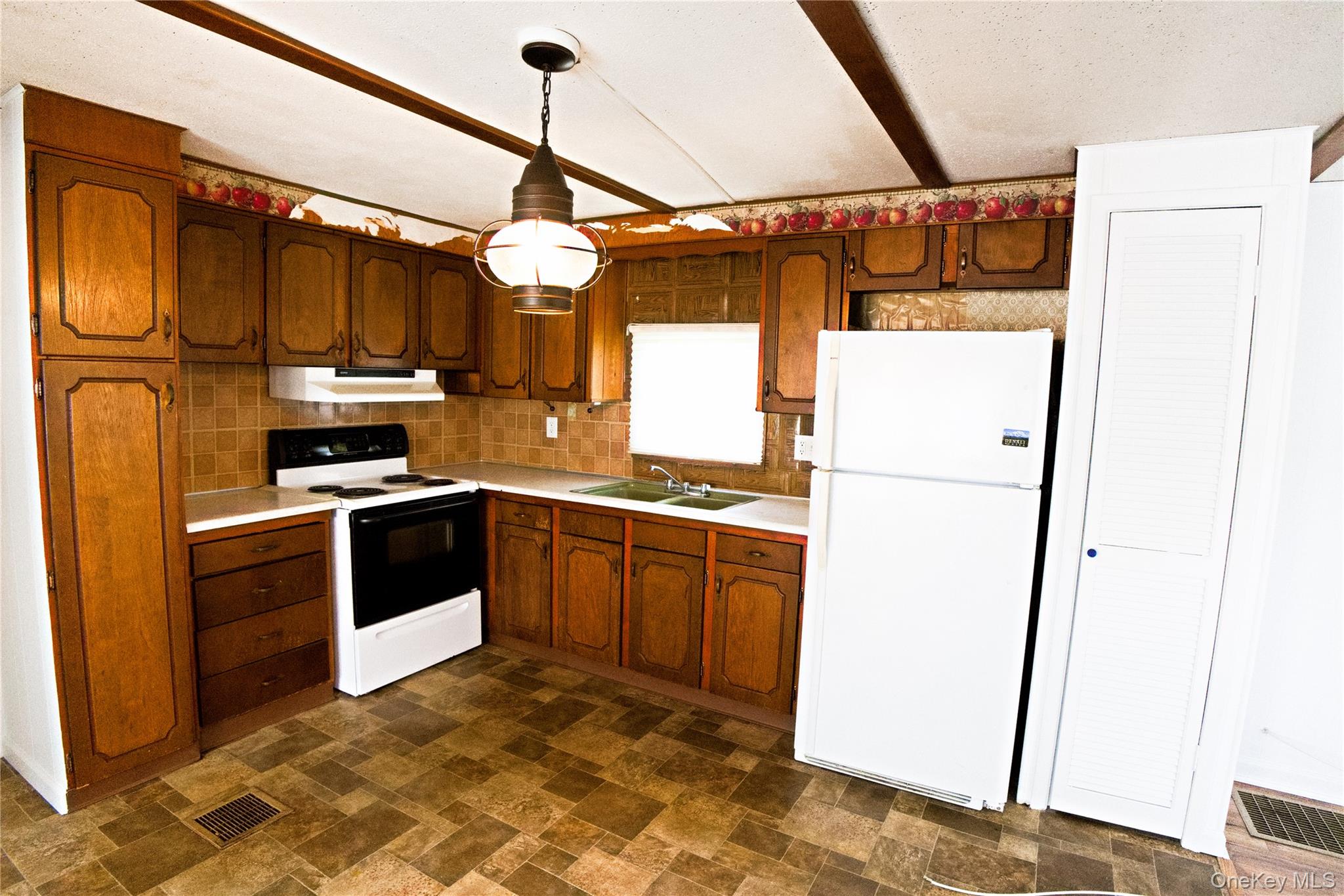 703 Fresh Pond Avenue, Unit 55 photo 3