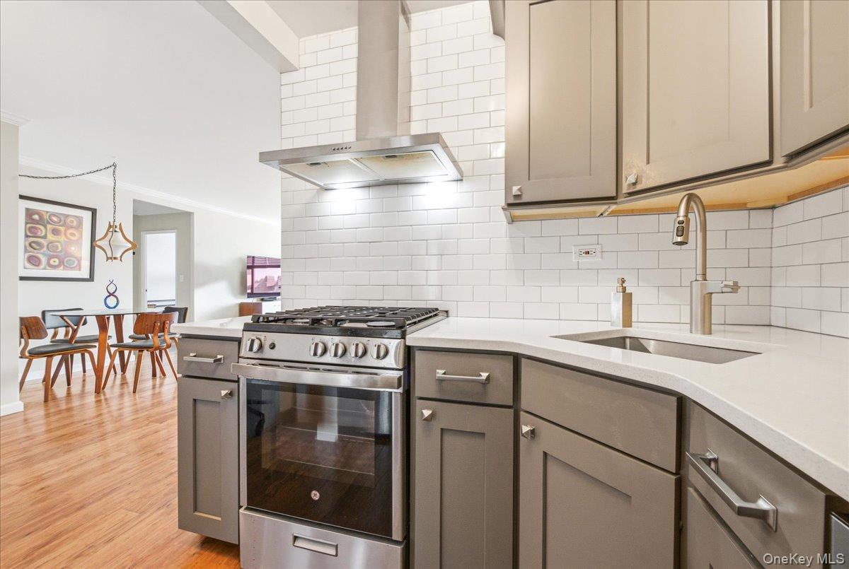 7025 Yellowstone Boulevard, Unit 8Q photo 2