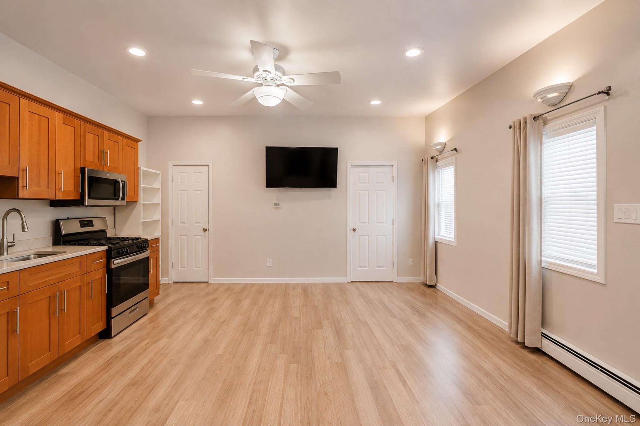 887 Pine Street – For Rent photo 2