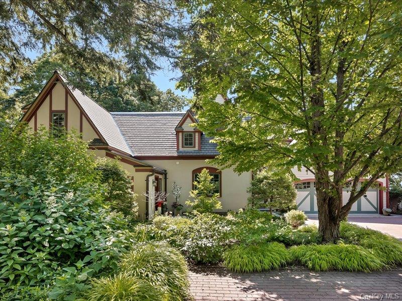 674 Crescent Avenue – For Sale photo 4