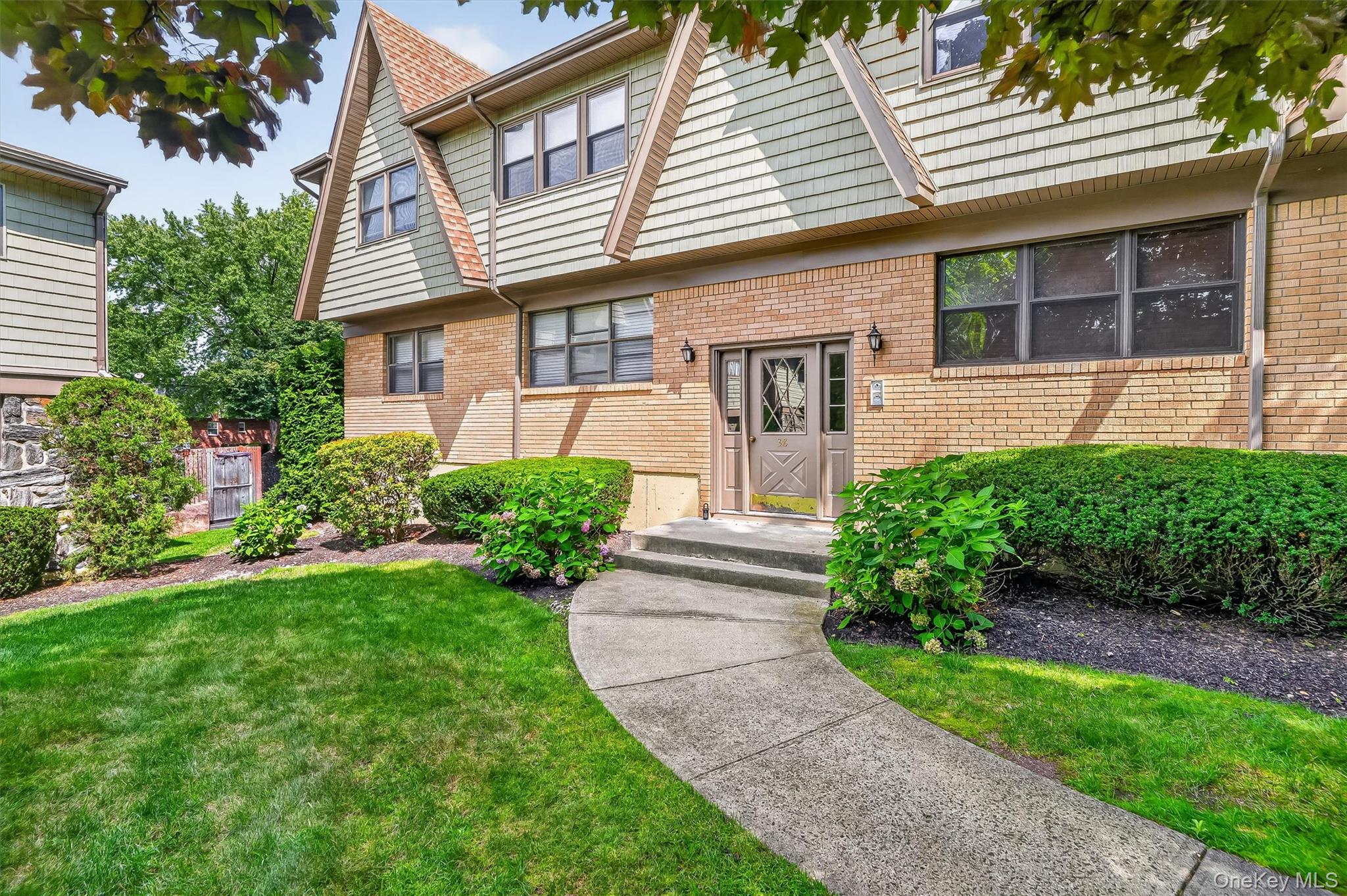 38 Milford Lane – For Sale photo 2