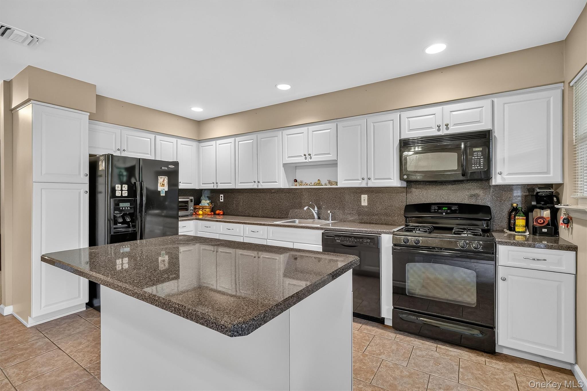 38 Milford Lane – For Sale photo 18