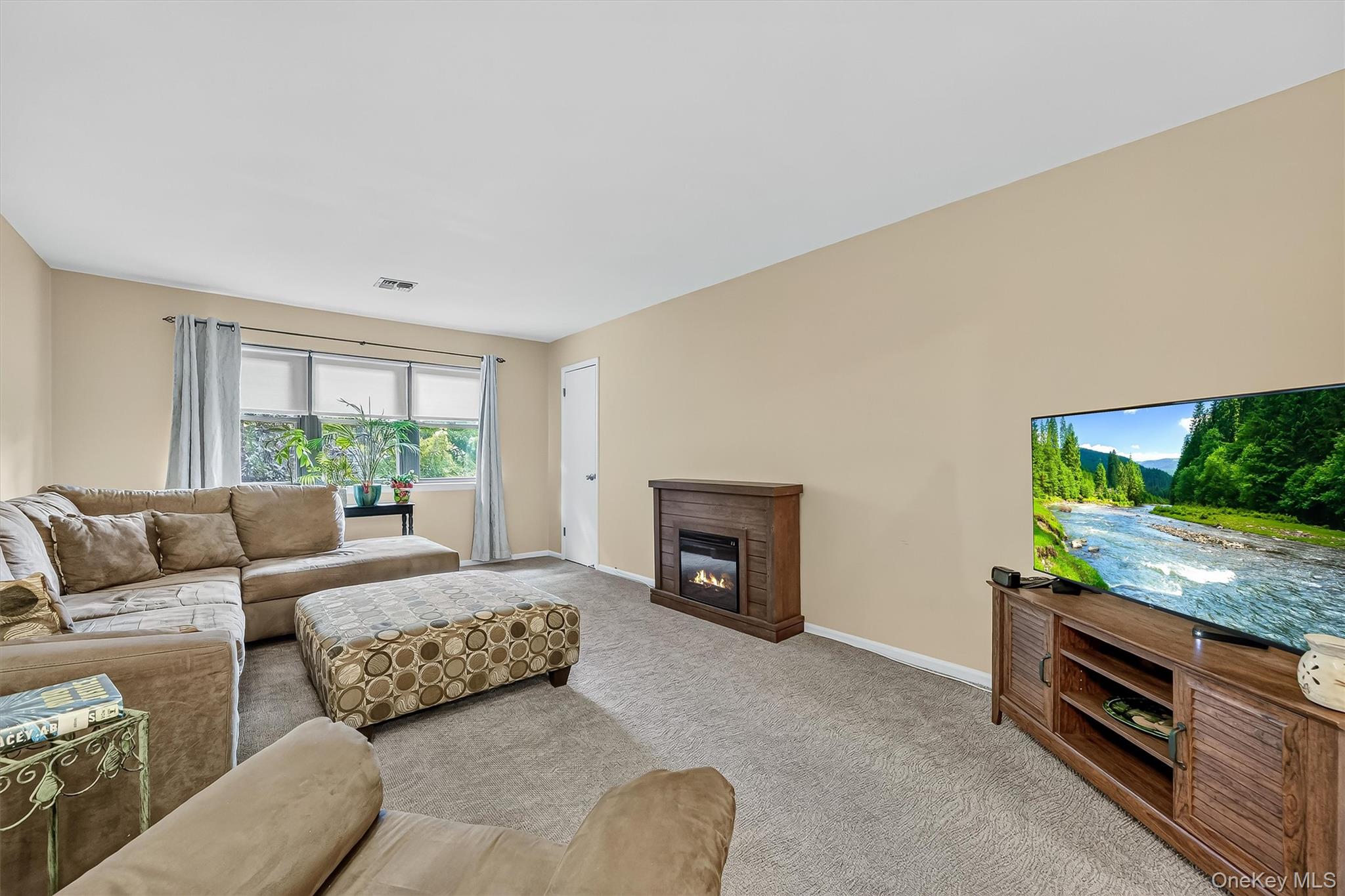 38 Milford Lane – For Sale photo 4