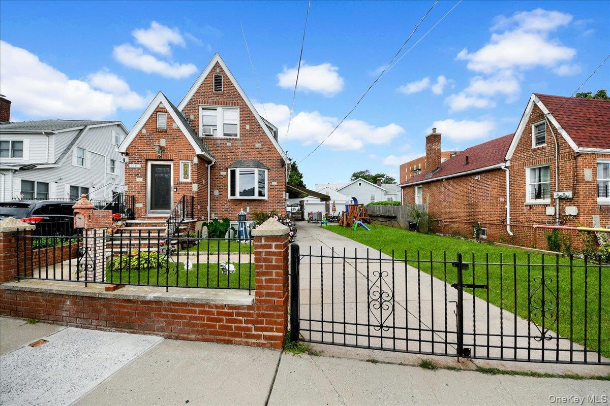 3161 Wissman Avenue – For Sale