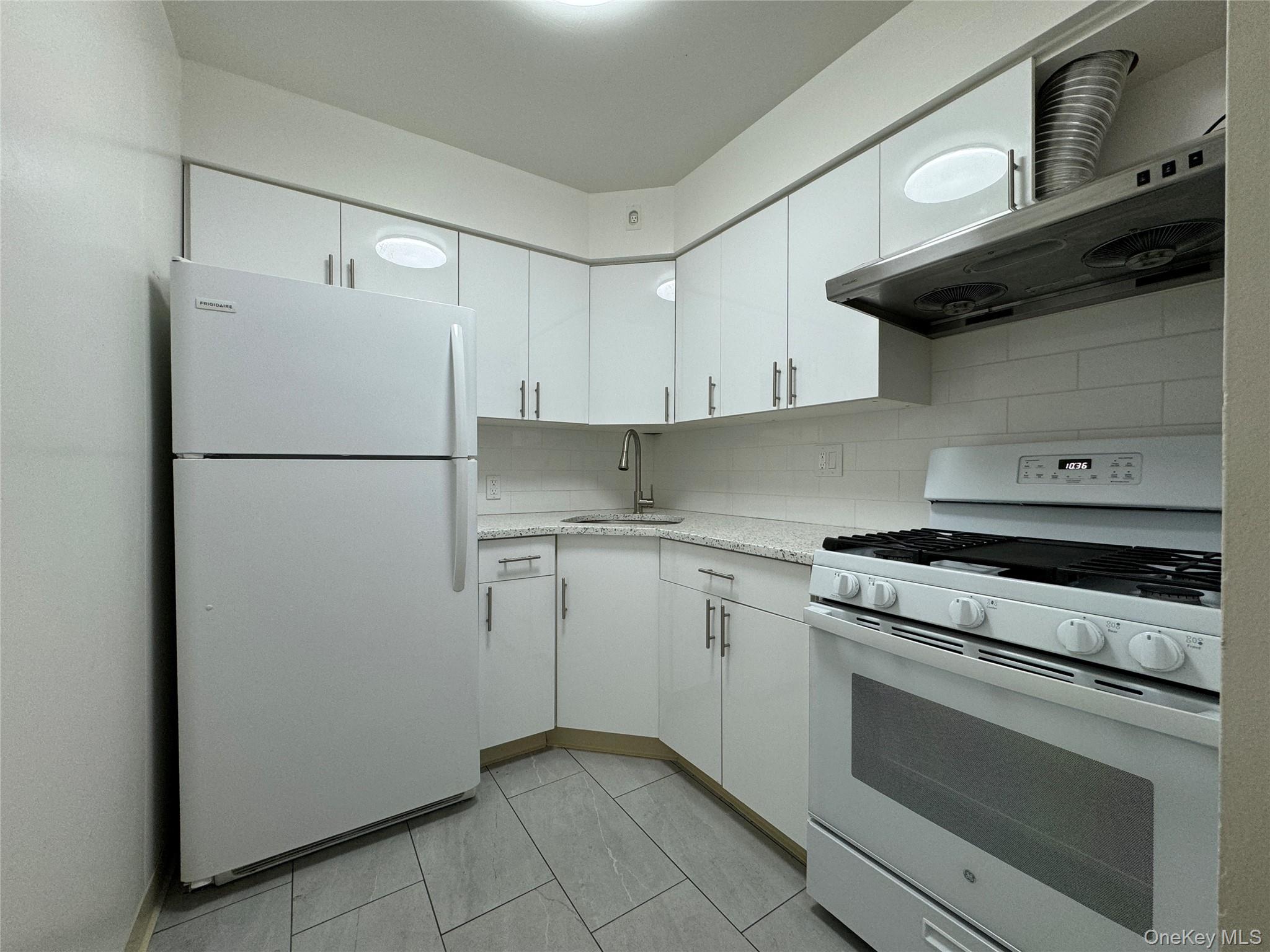 6139 168th Street, Unit 2F photo 2