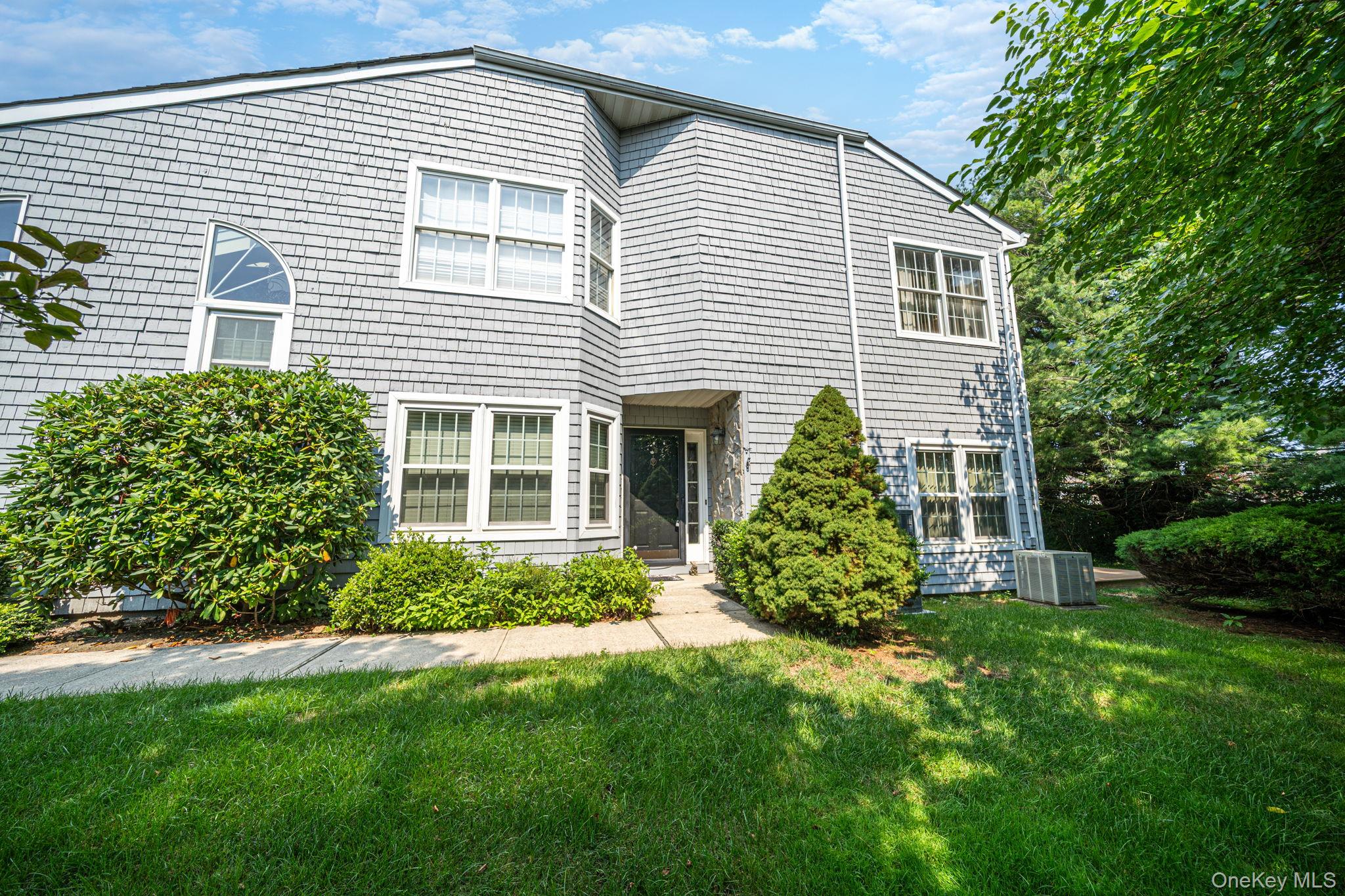188 Lakebridge Drive N – For Sale photo 4