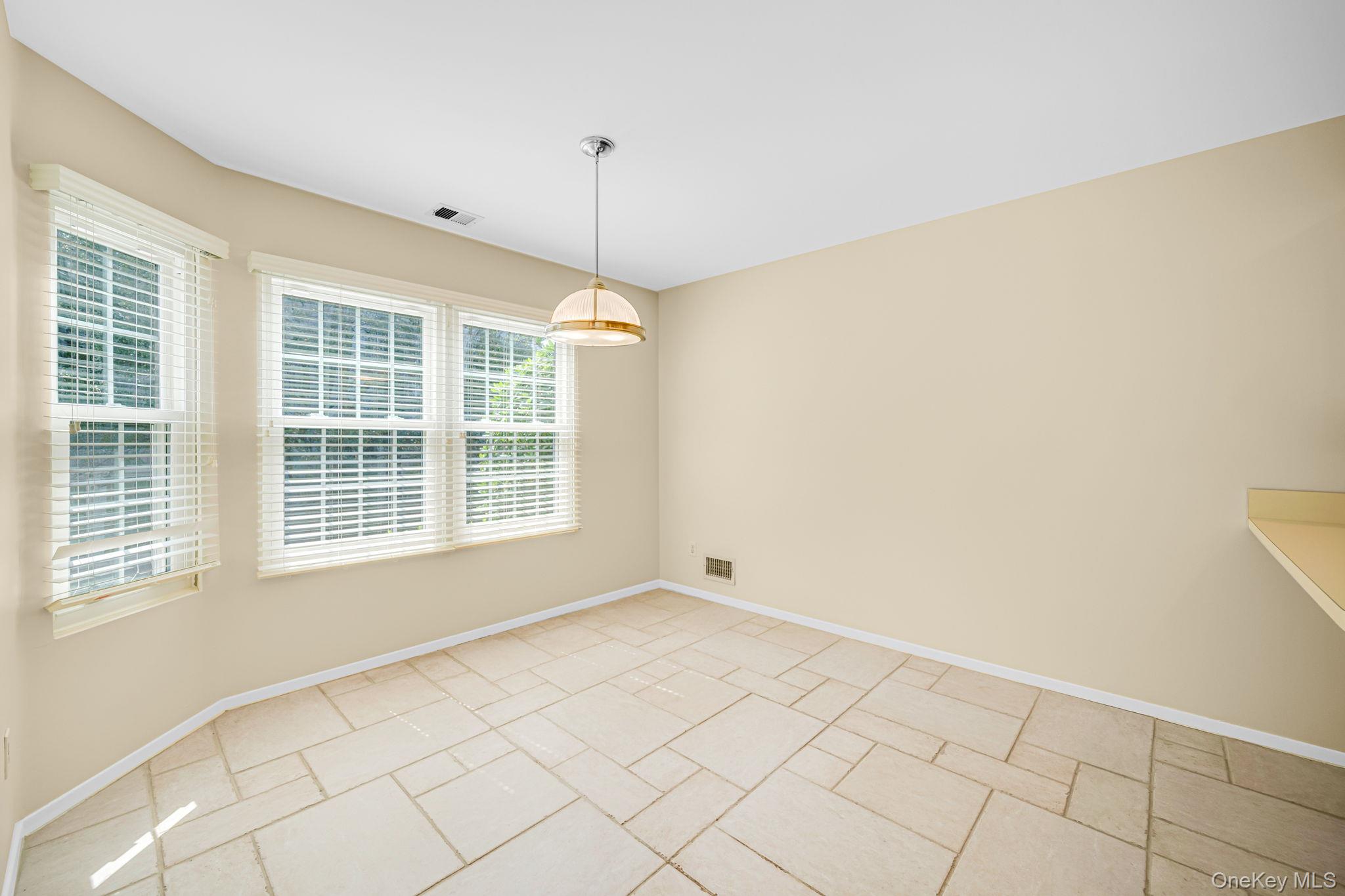 188 Lakebridge Drive N – For Sale photo 11