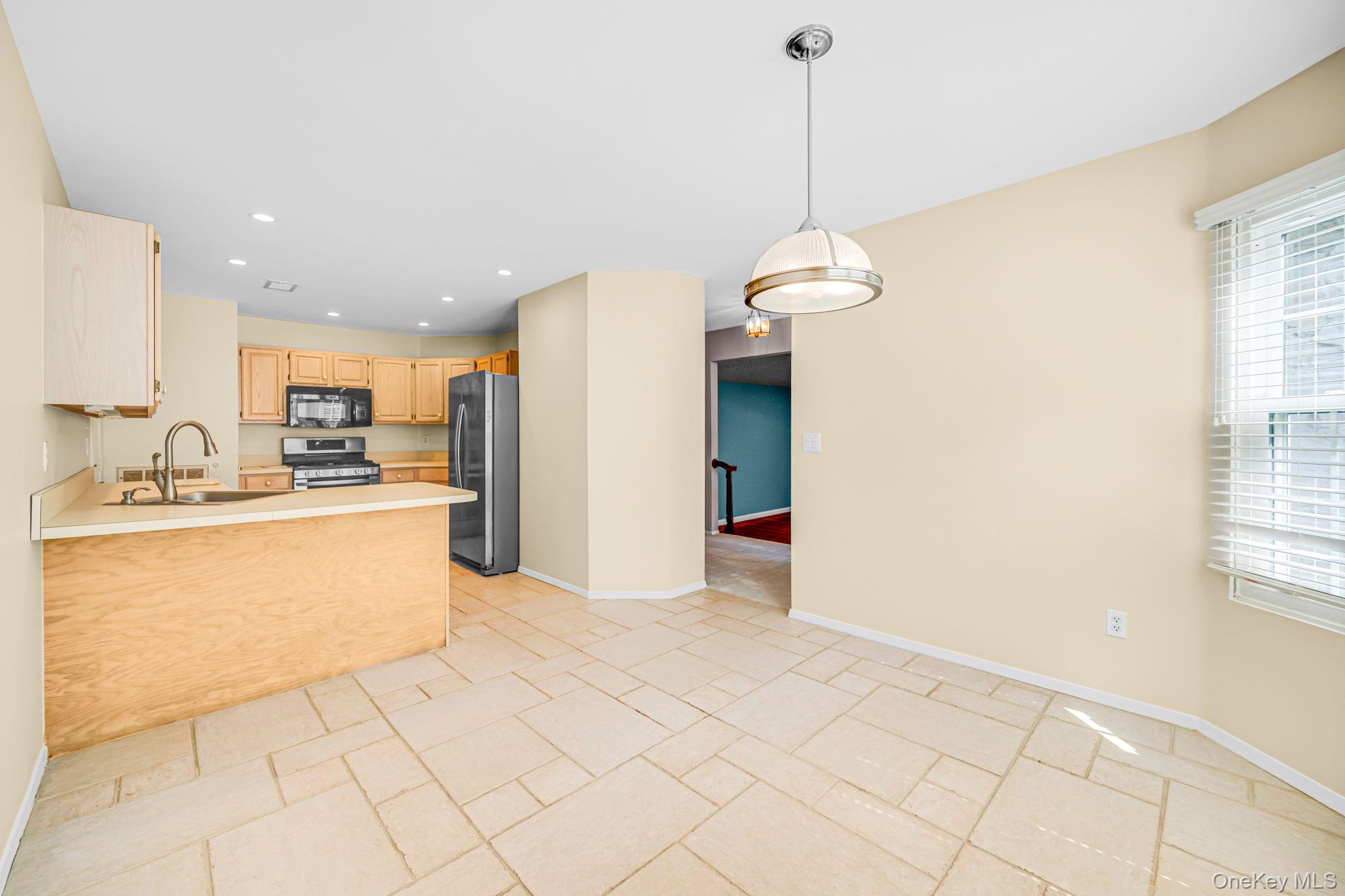 188 Lakebridge Drive N – For Sale photo 12