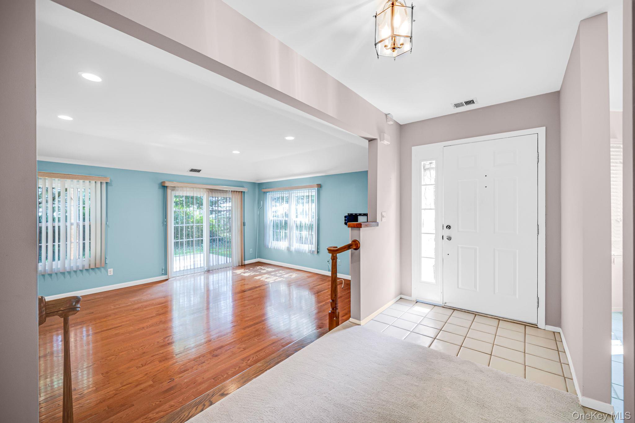 188 Lakebridge Drive N – For Sale photo 5