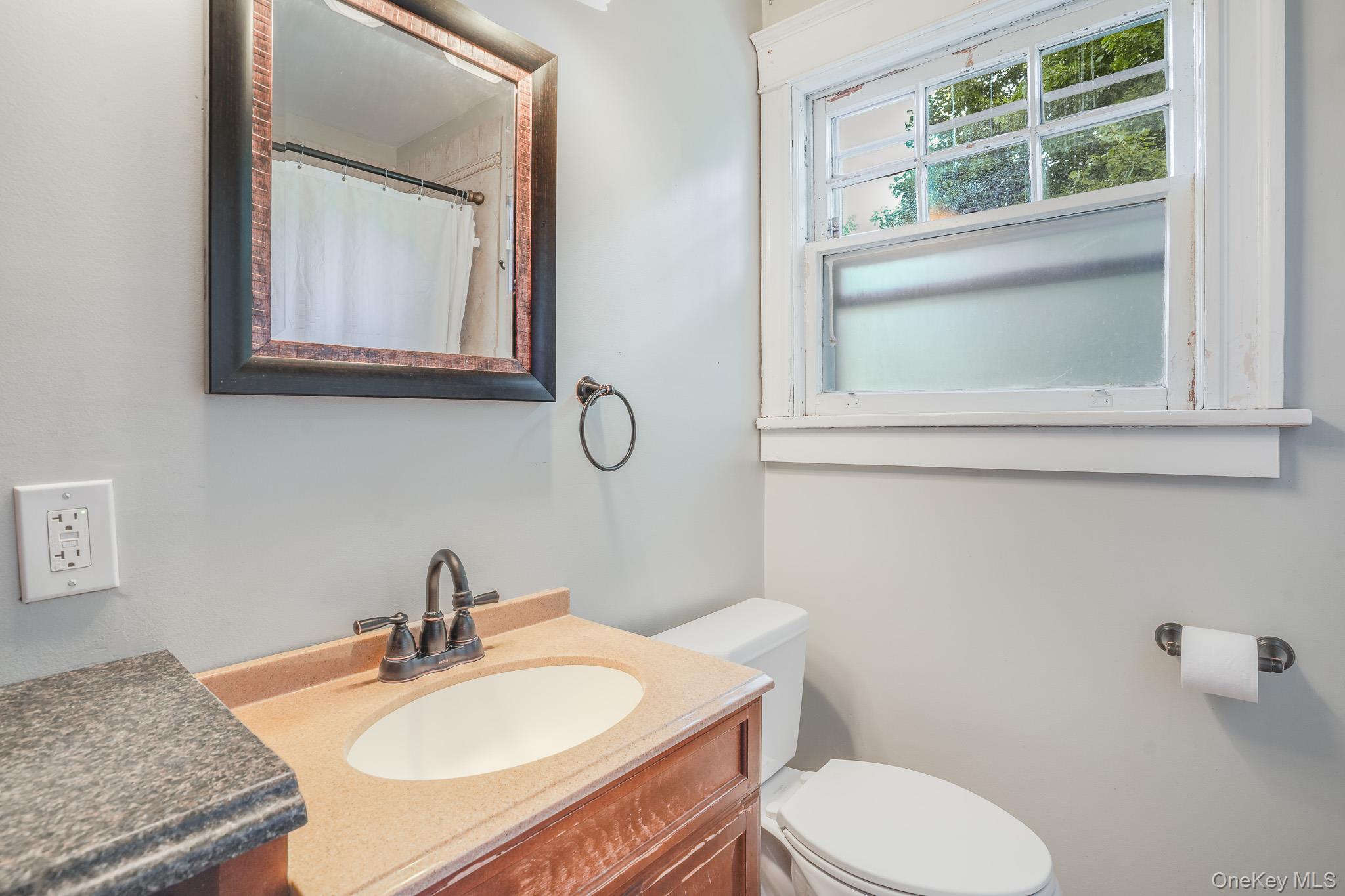 170 Hooker Avenue – For Sale photo 16