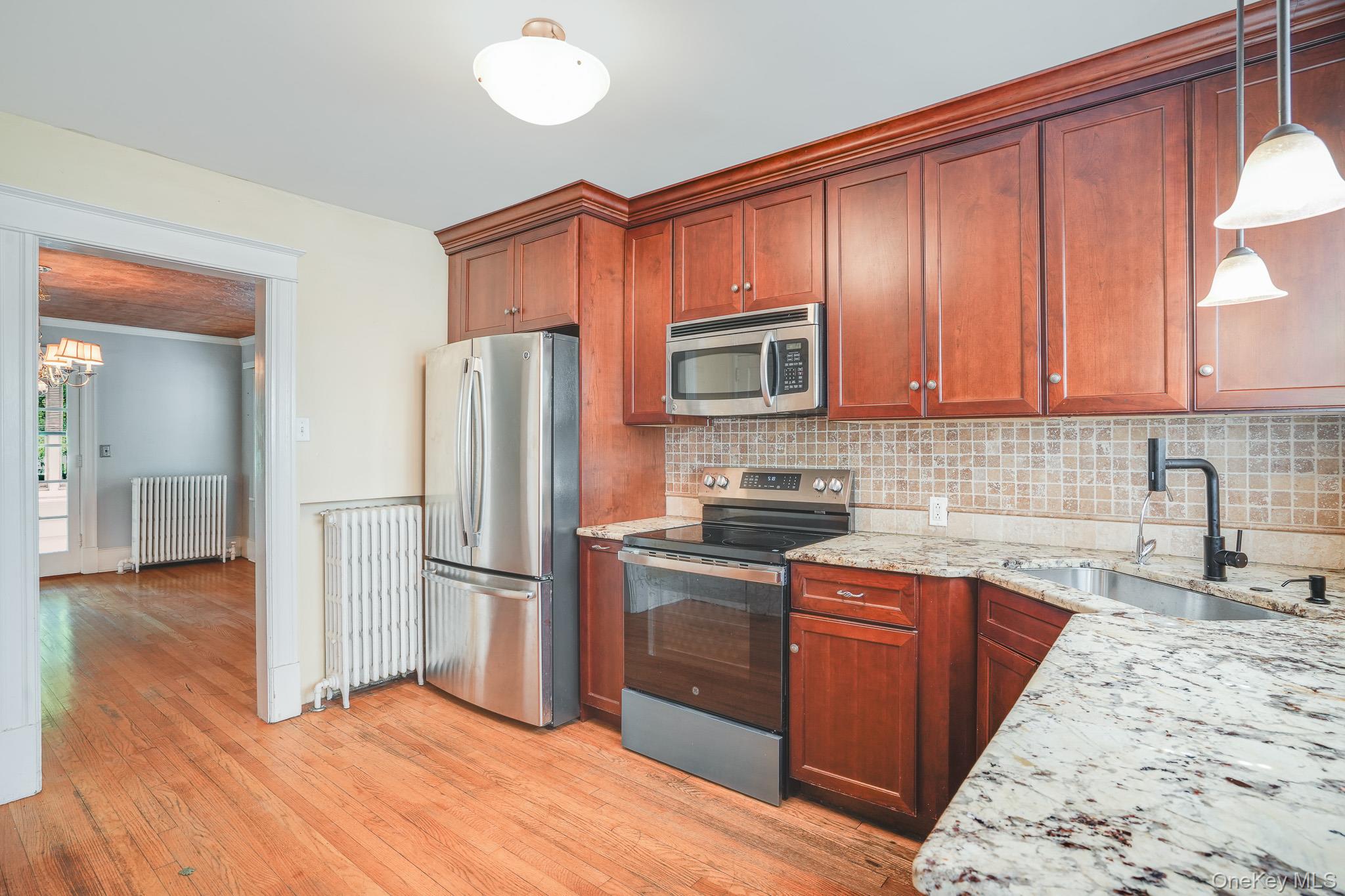 170 Hooker Avenue – For Sale photo 15