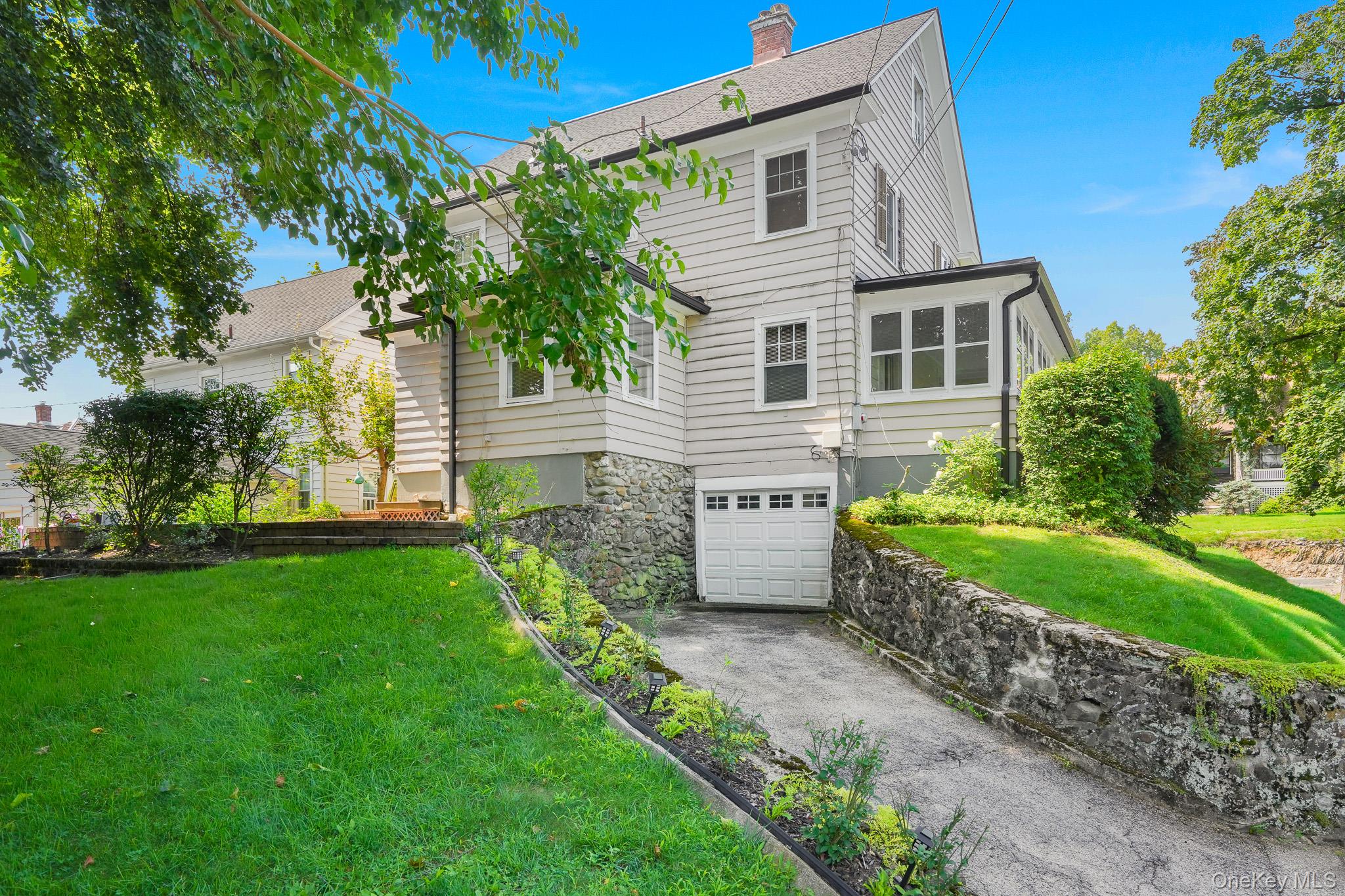170 Hooker Avenue – For Sale photo 4