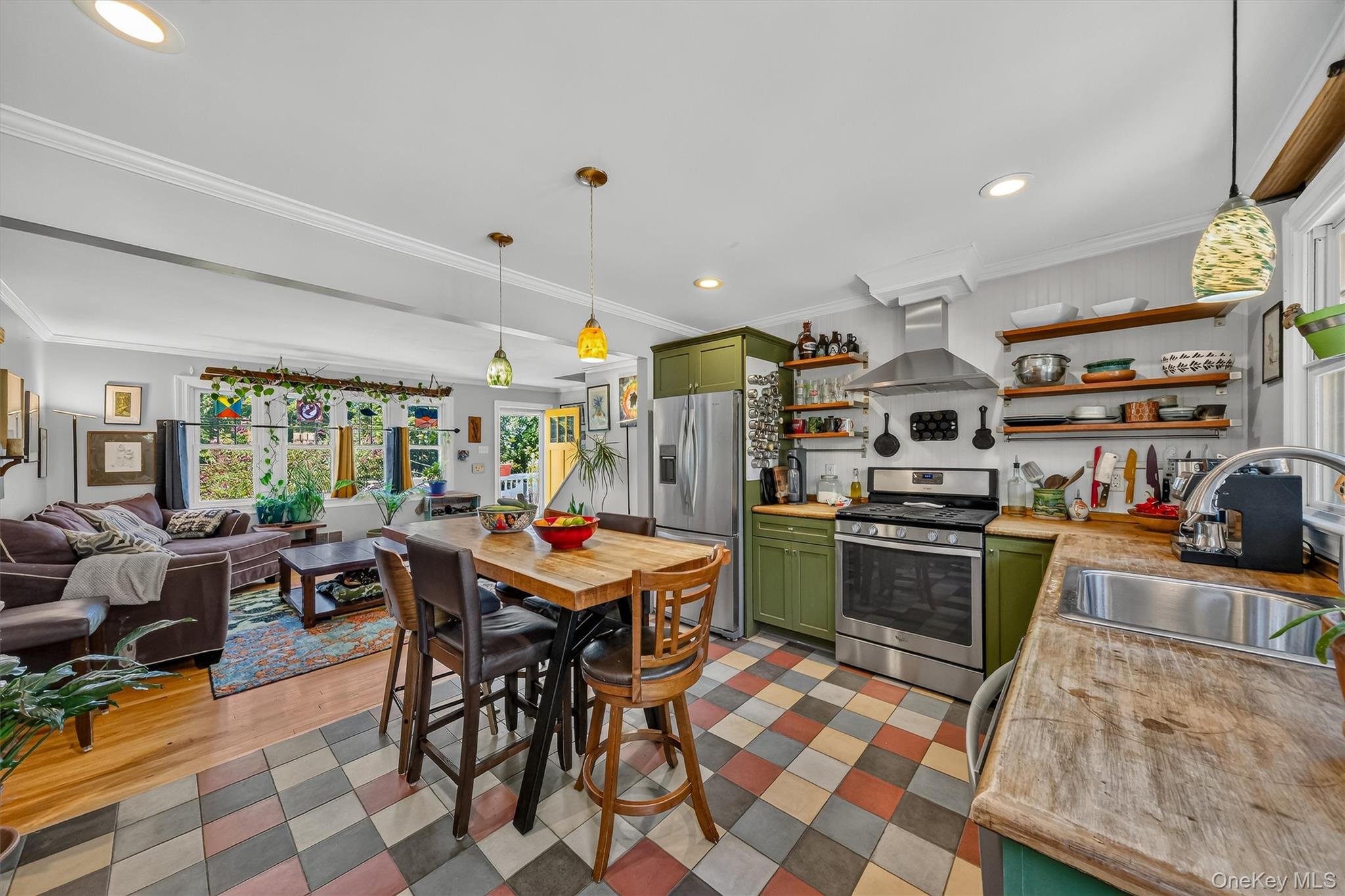 18 Thompson Avenue – For Sale photo 10