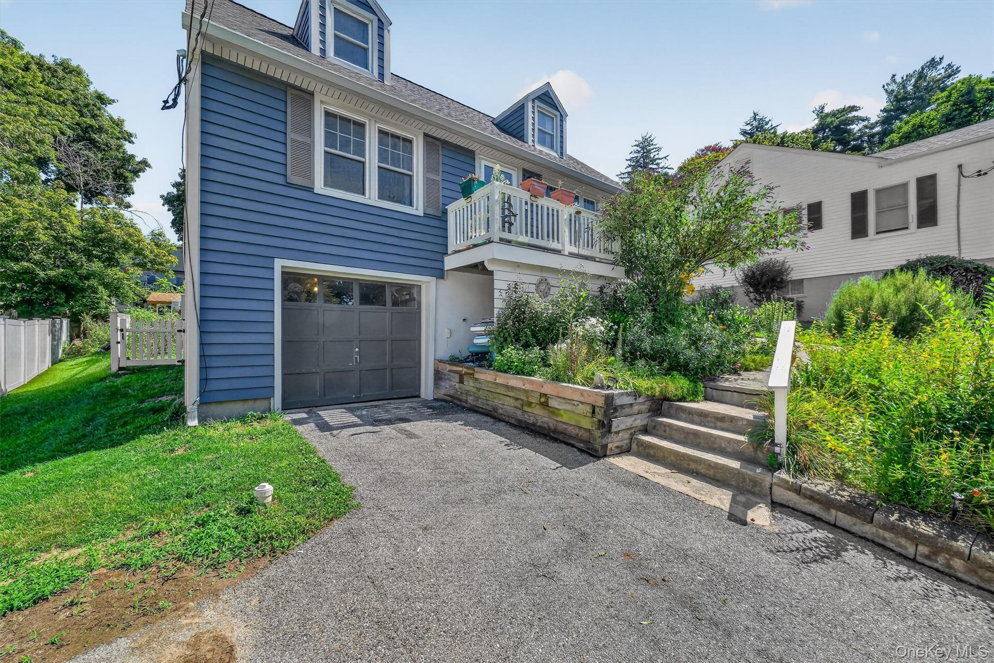 18 Thompson Avenue – For Sale photo 2