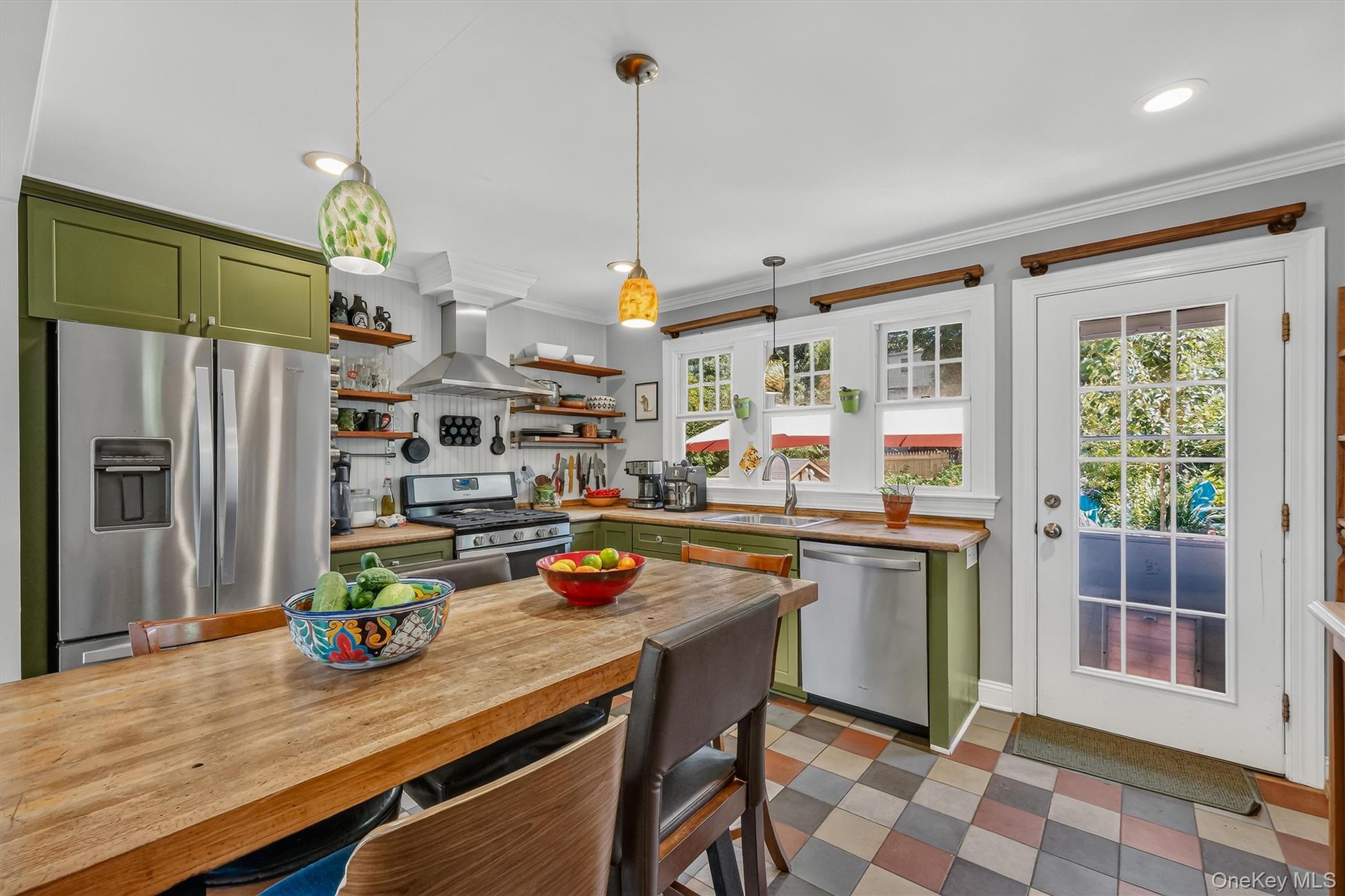 18 Thompson Avenue – For Sale photo 8
