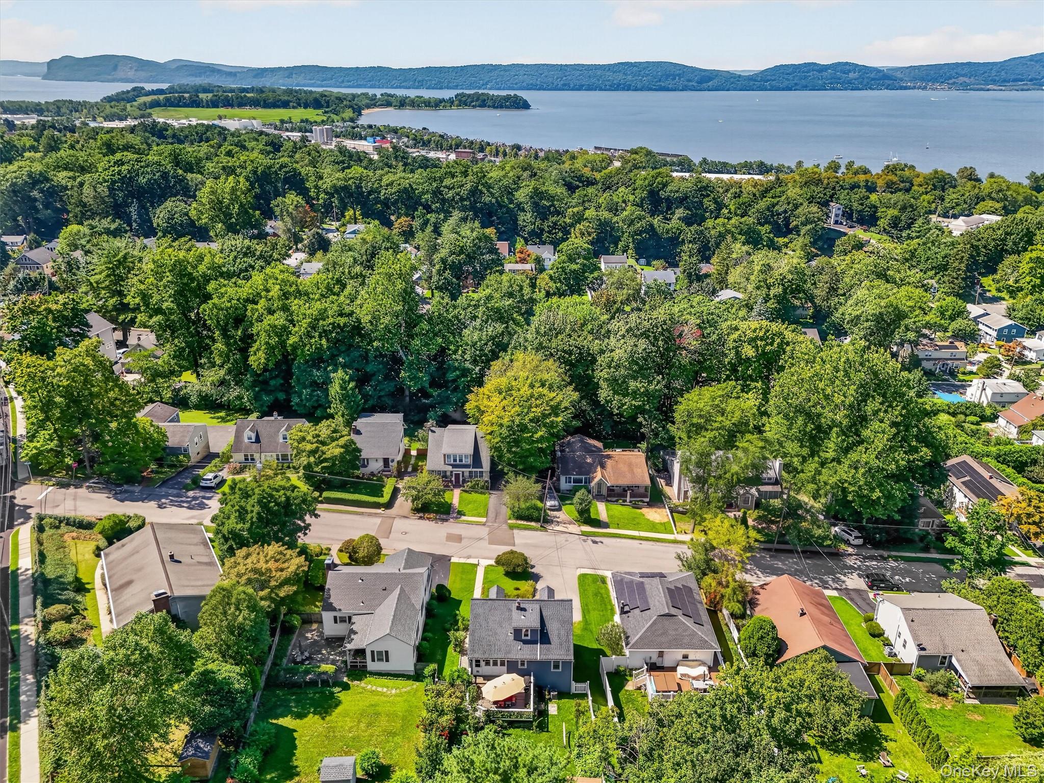 18 Thompson Avenue – For Sale photo 38