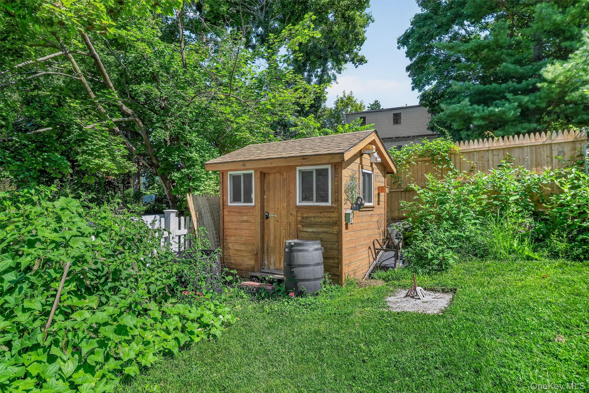 18 Thompson Avenue – For Sale photo 33