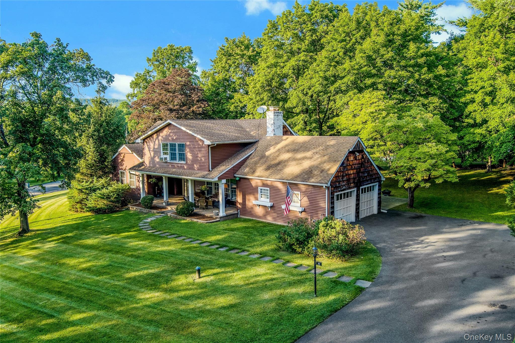 10 LINDA Drive – For Sale