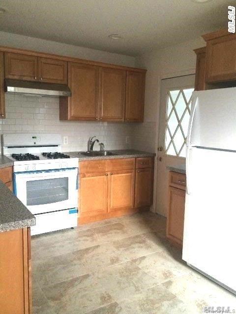 22 Gordon Avenue – For Rent photo 2