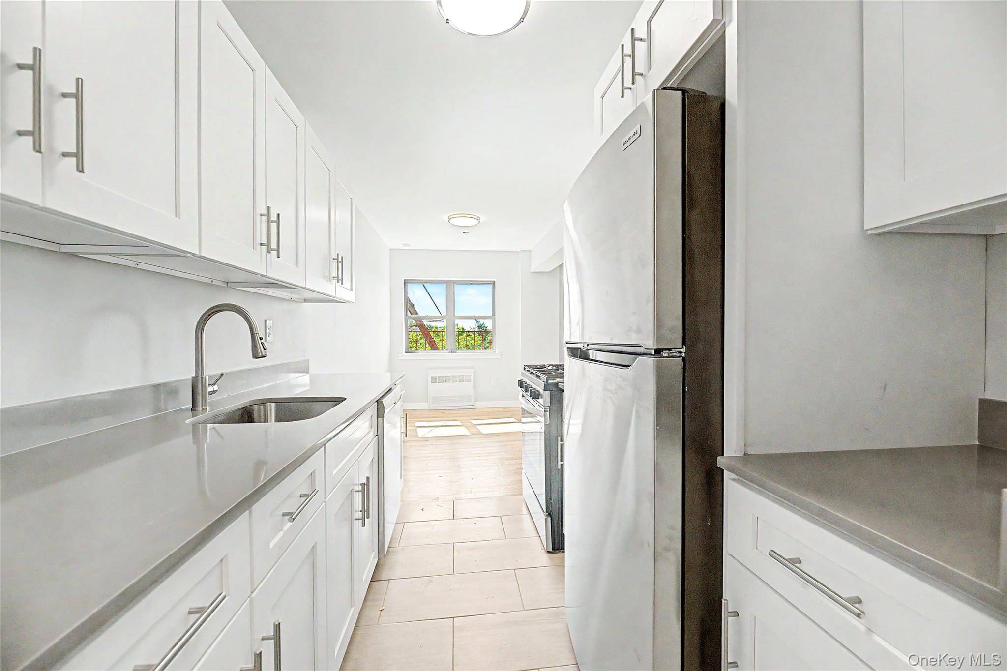 671 Bronx River Road, Unit 6k photo 3