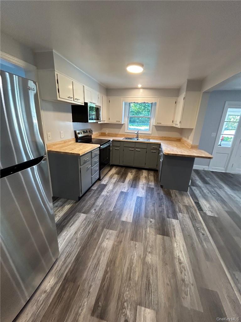 23 Wright Avenue – For Rent photo 2