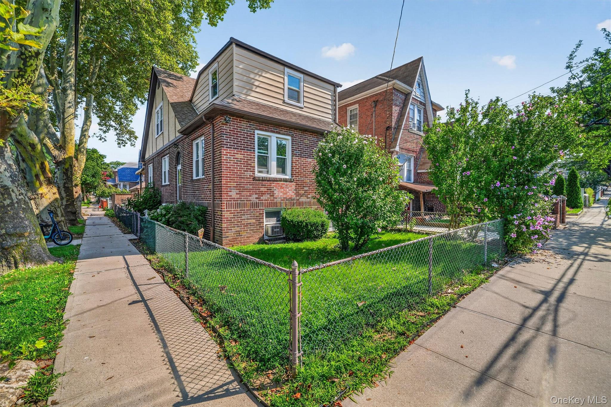 2400 Morgan Avenue – For Sale