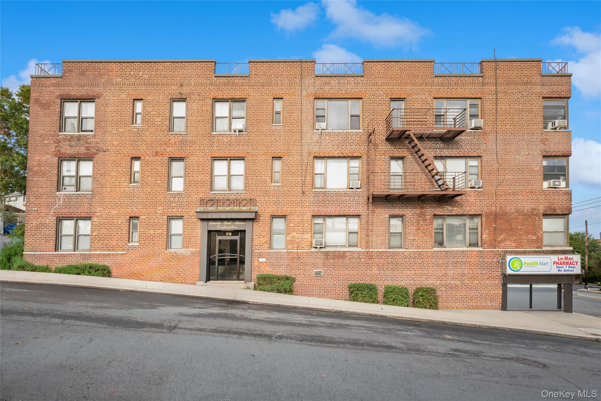 75 LEE Avenue, Unit 1E