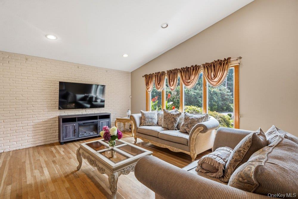 11 Laurie Place – For Sale photo 6