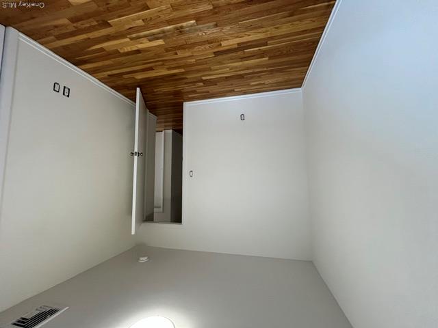 35 Sands Point Road, Unit B photo 15