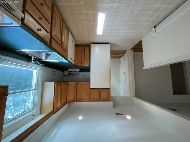 35 Sands Point Road, Unit B photo 8