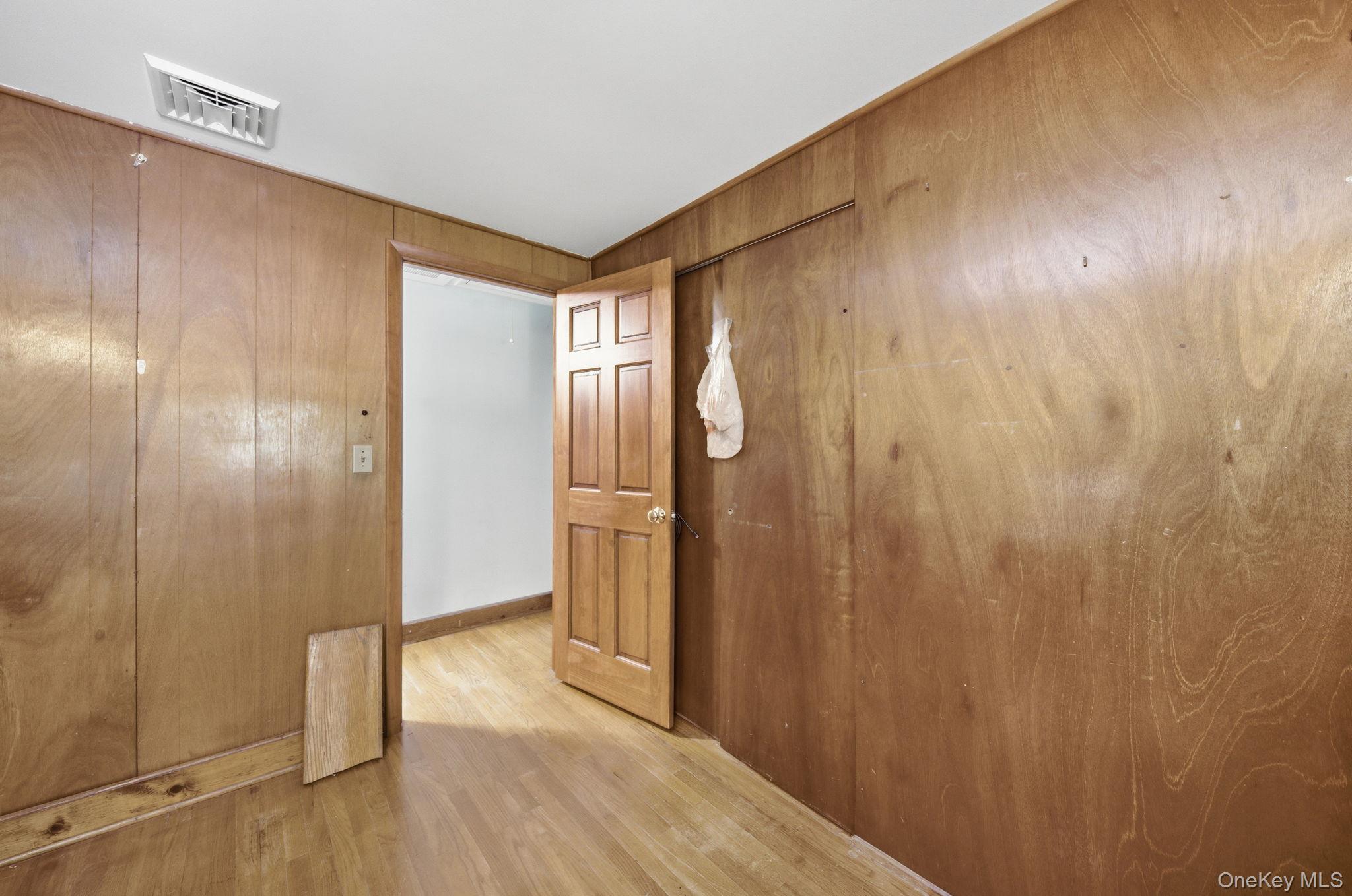 24 Van Dam Road – For Sale photo 23