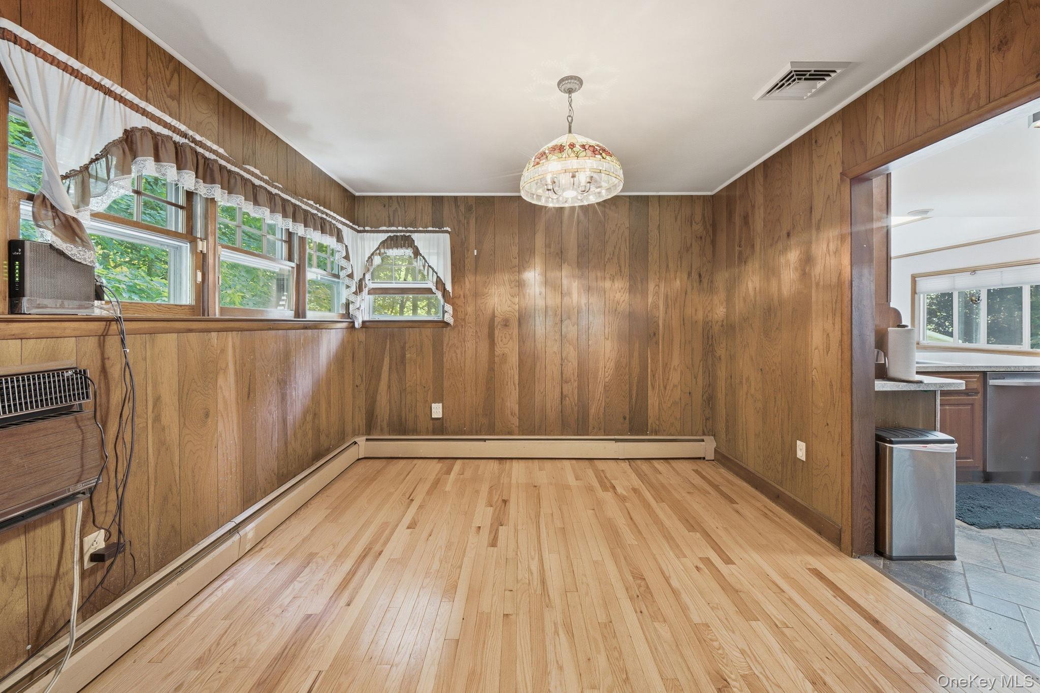 24 Van Dam Road – For Sale photo 12
