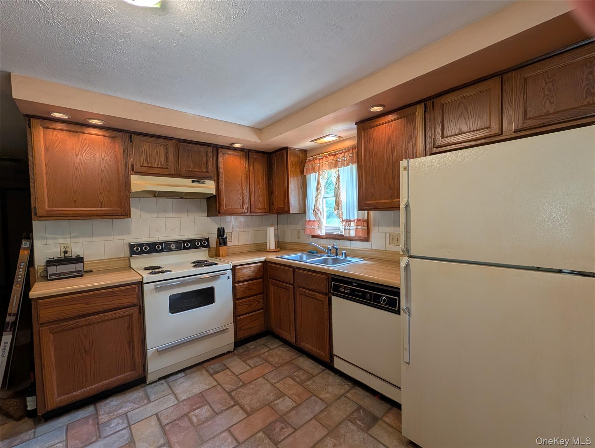 77 Murphy Road – For Sale photo 19