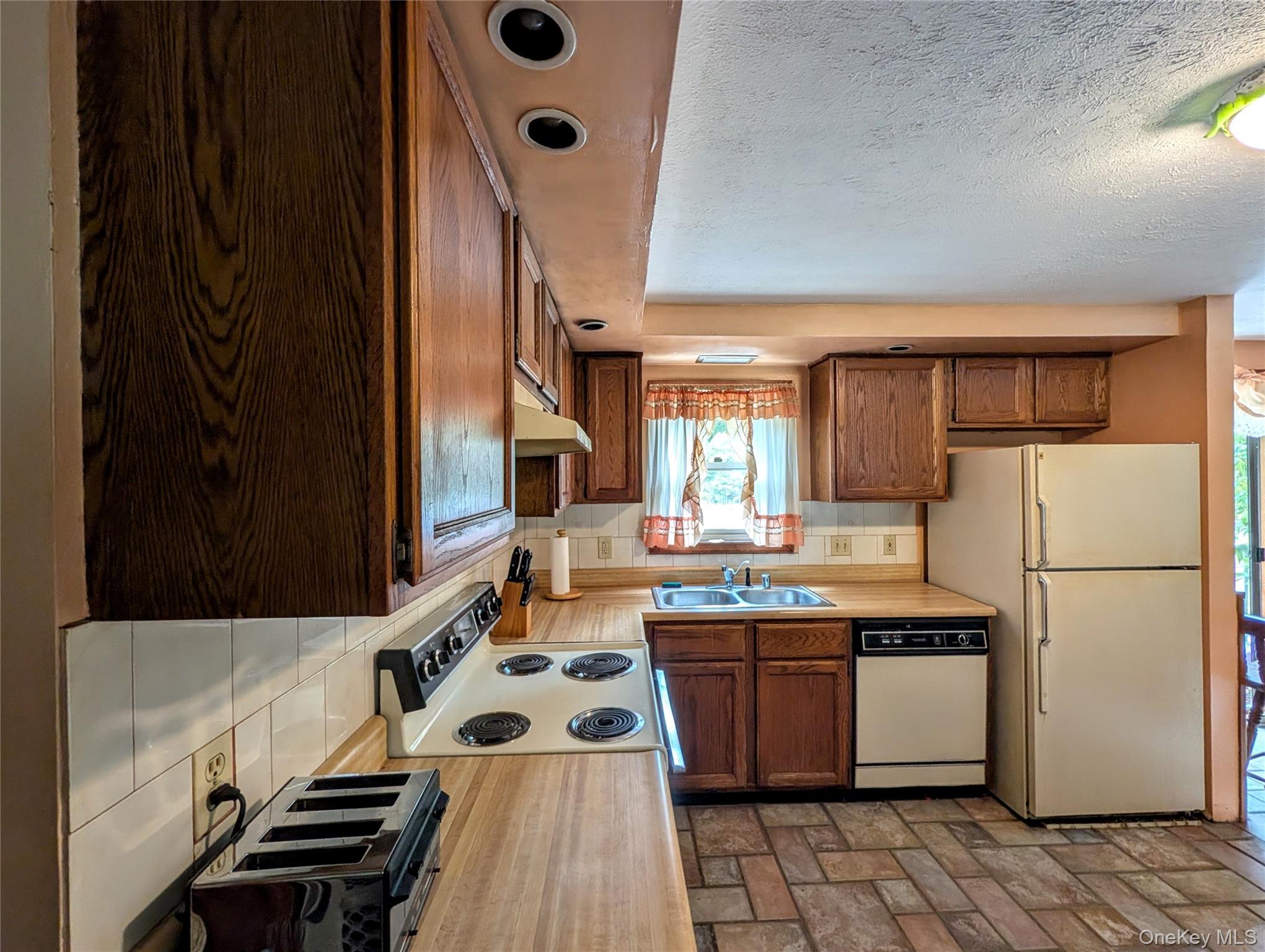 77 Murphy Road – For Sale photo 15