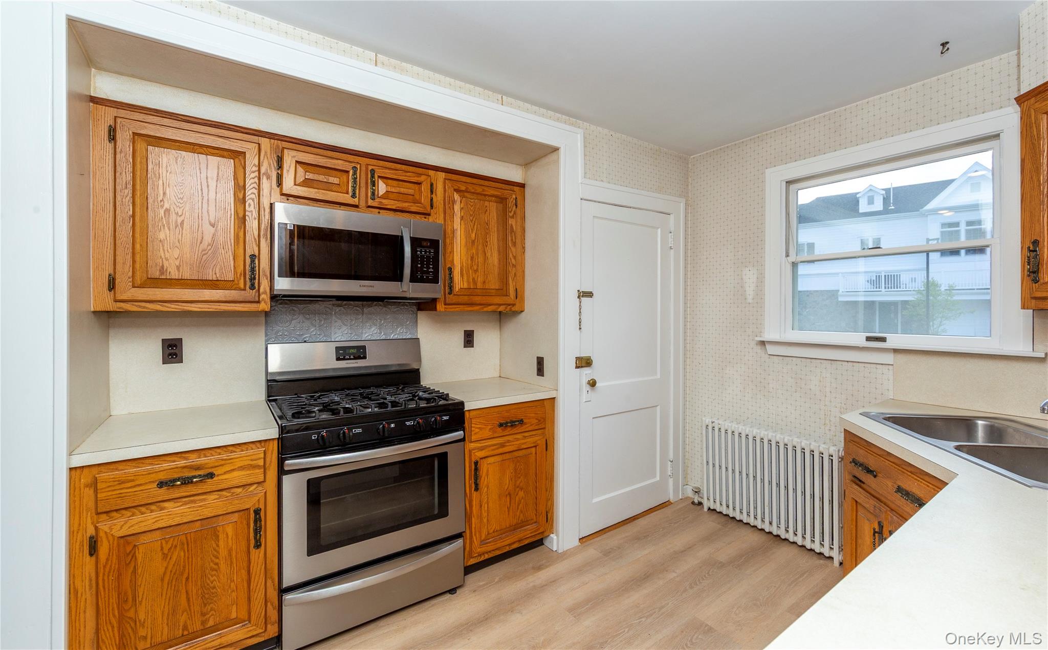 140 E Main Street, Unit 1 photo 17