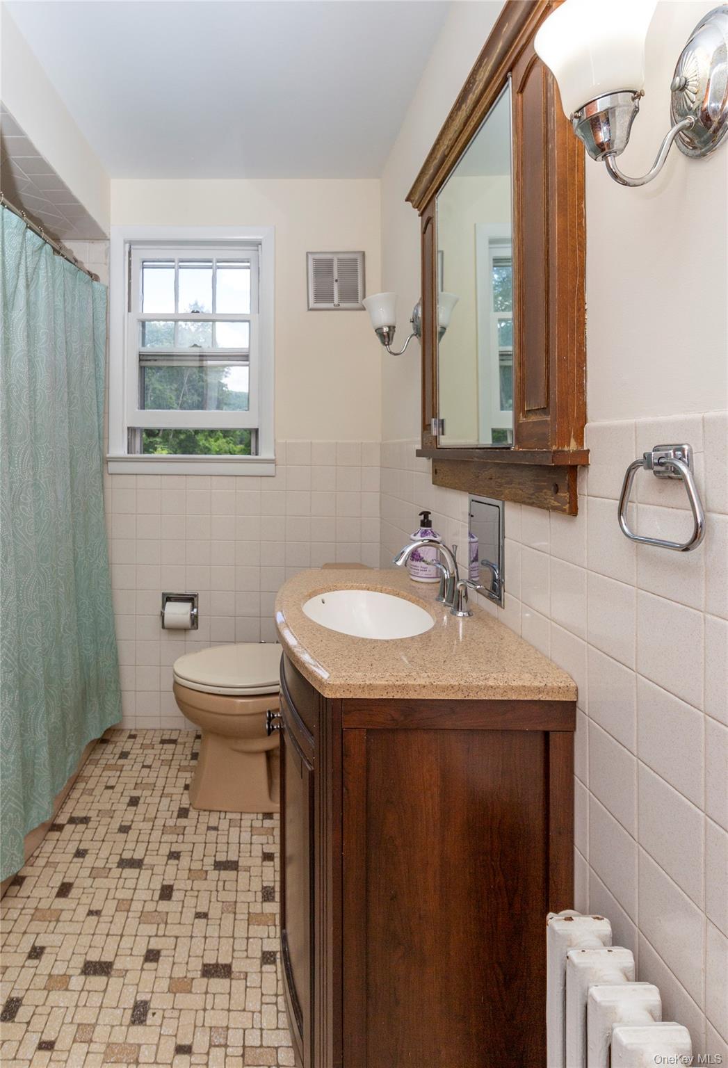 140 E Main Street, Unit 1 photo 24