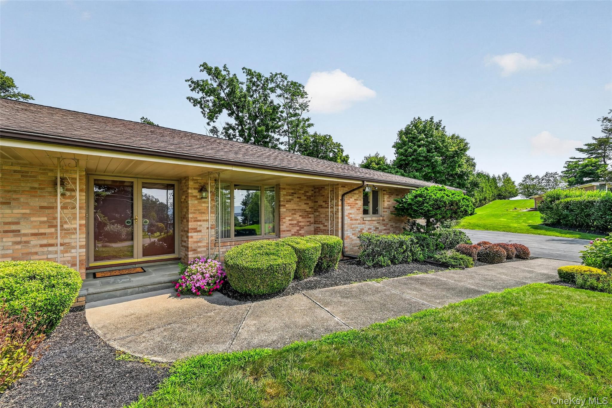 60 Susan Drive – For Sale photo 2