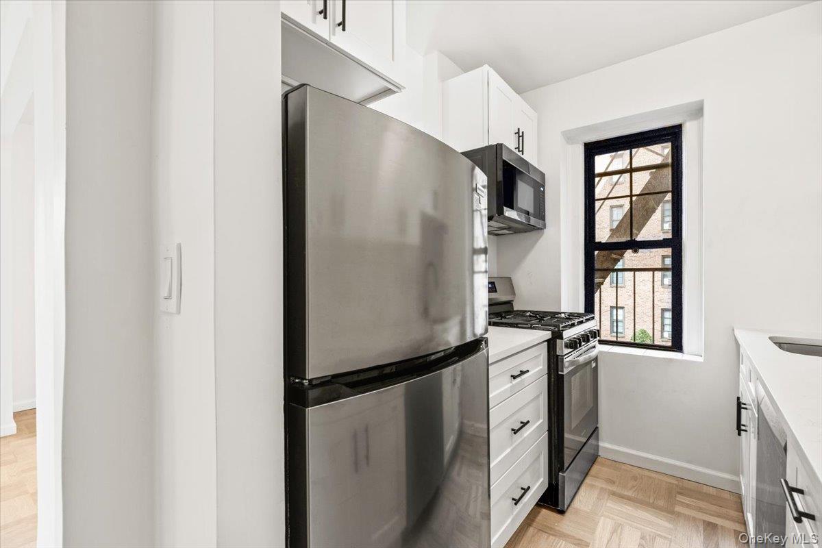 196 Garth Road, Unit 1F photo 14