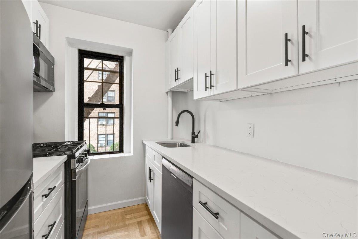 196 Garth Road, Unit 1F photo 13
