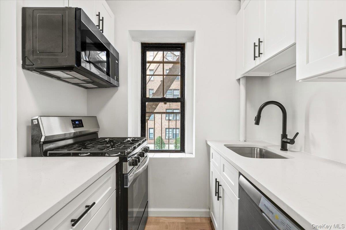 196 Garth Road, Unit 1F photo 15