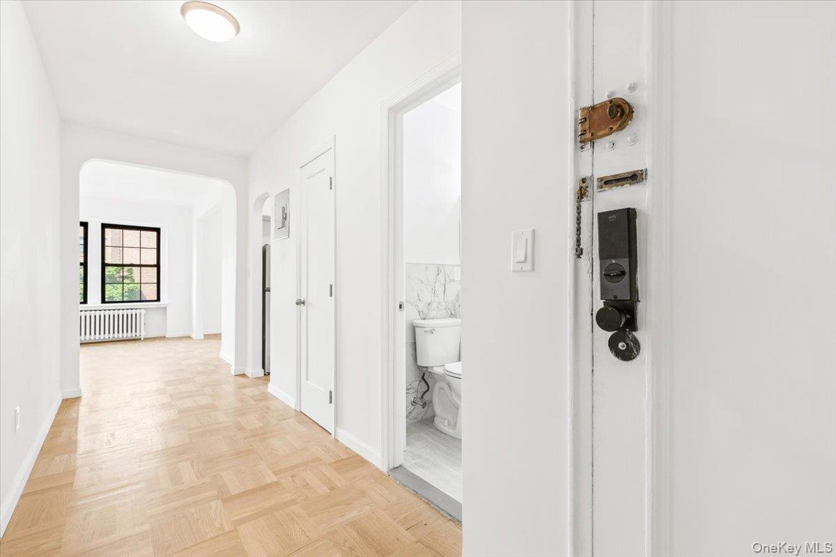 196 Garth Road, Unit 1F photo 5
